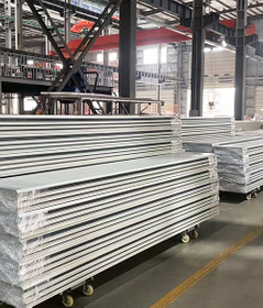 Adjustable platform width and length