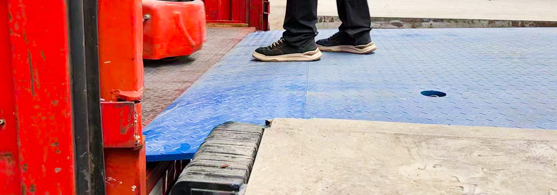 loading-dock-3.jpg
