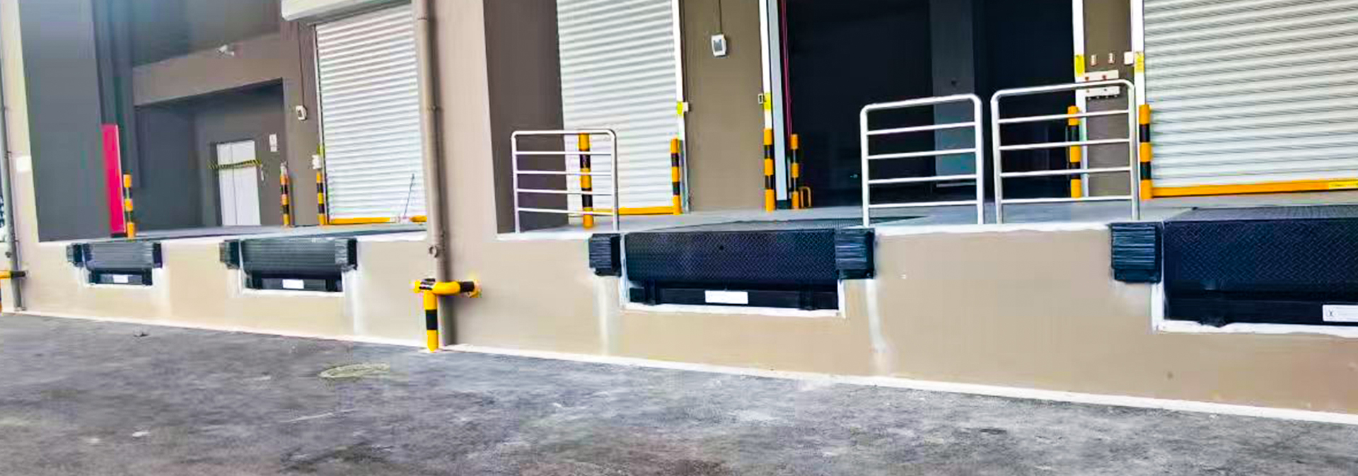 Hydraulic Dock Levelers