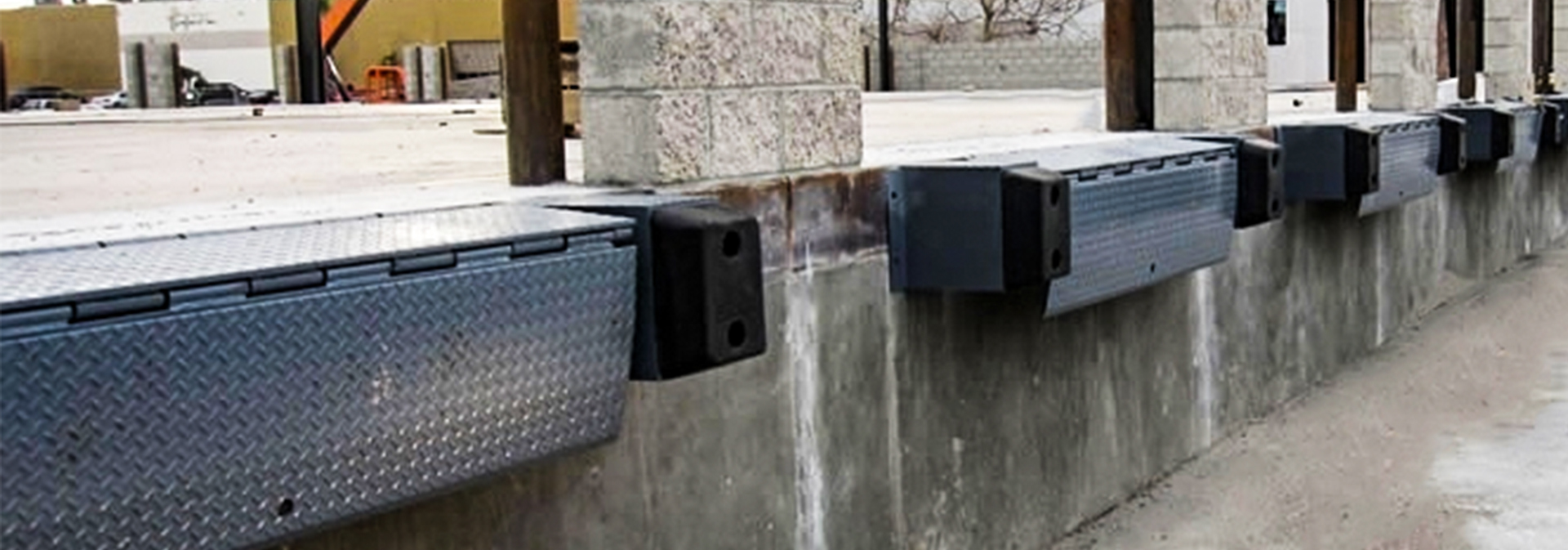 Edge-of-Dock-Leveler.jpg
